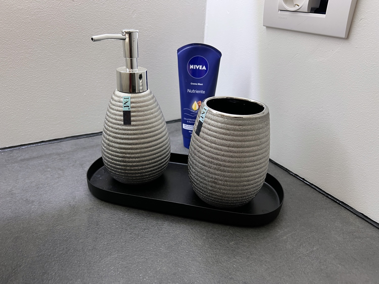 Artful frame holds decorative mani