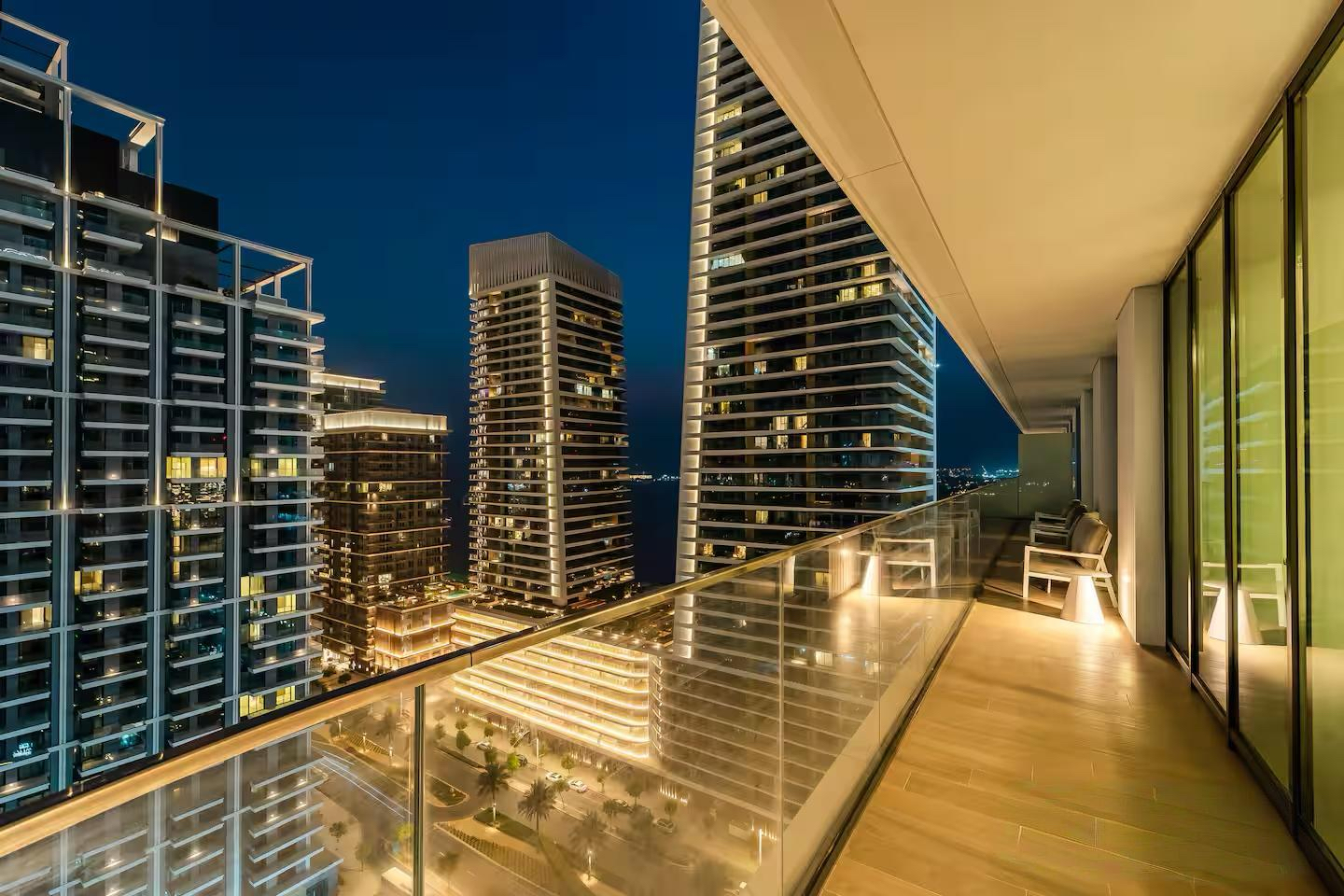 Skyscraper overlooks blue sky