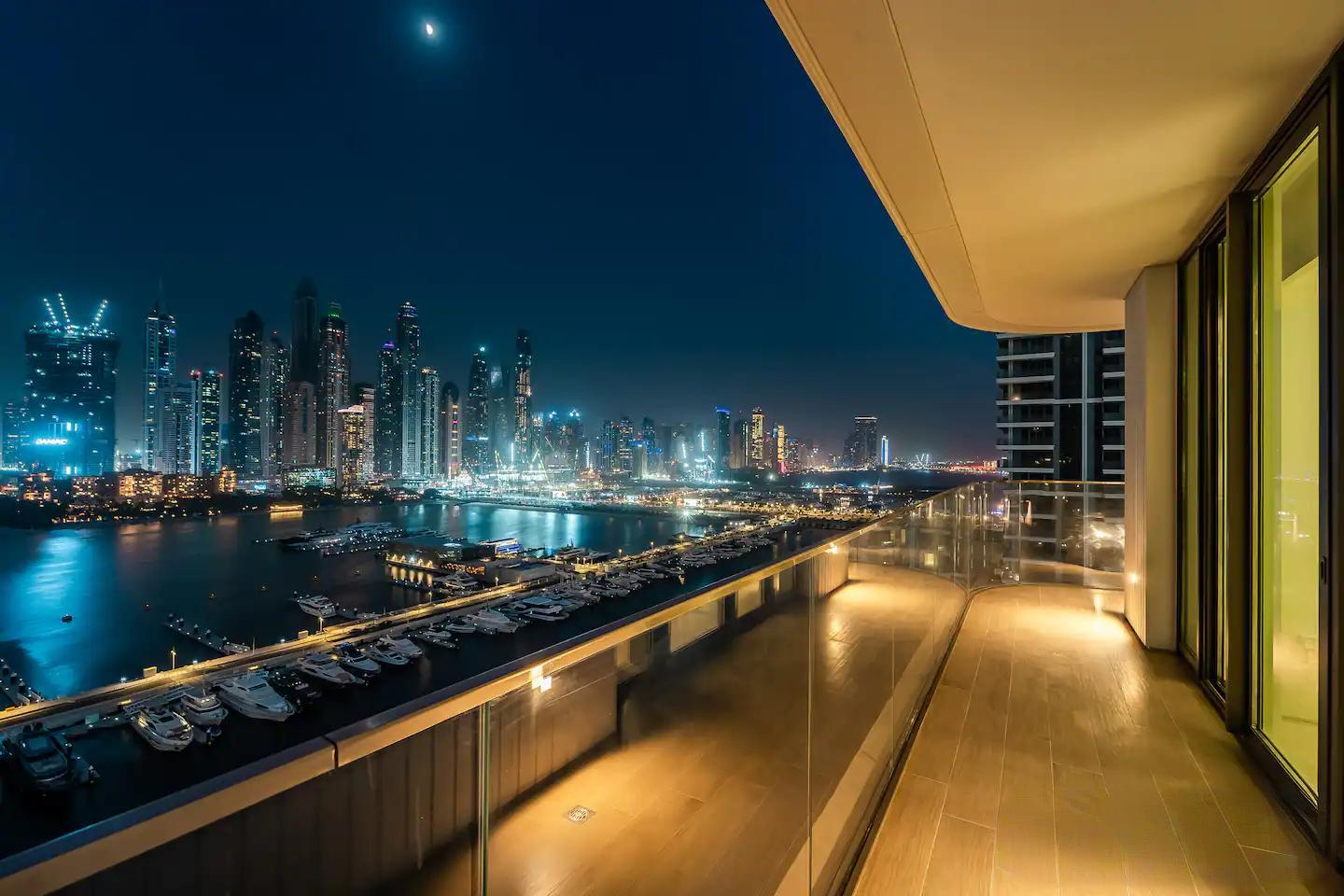 Skyscraper under night sky