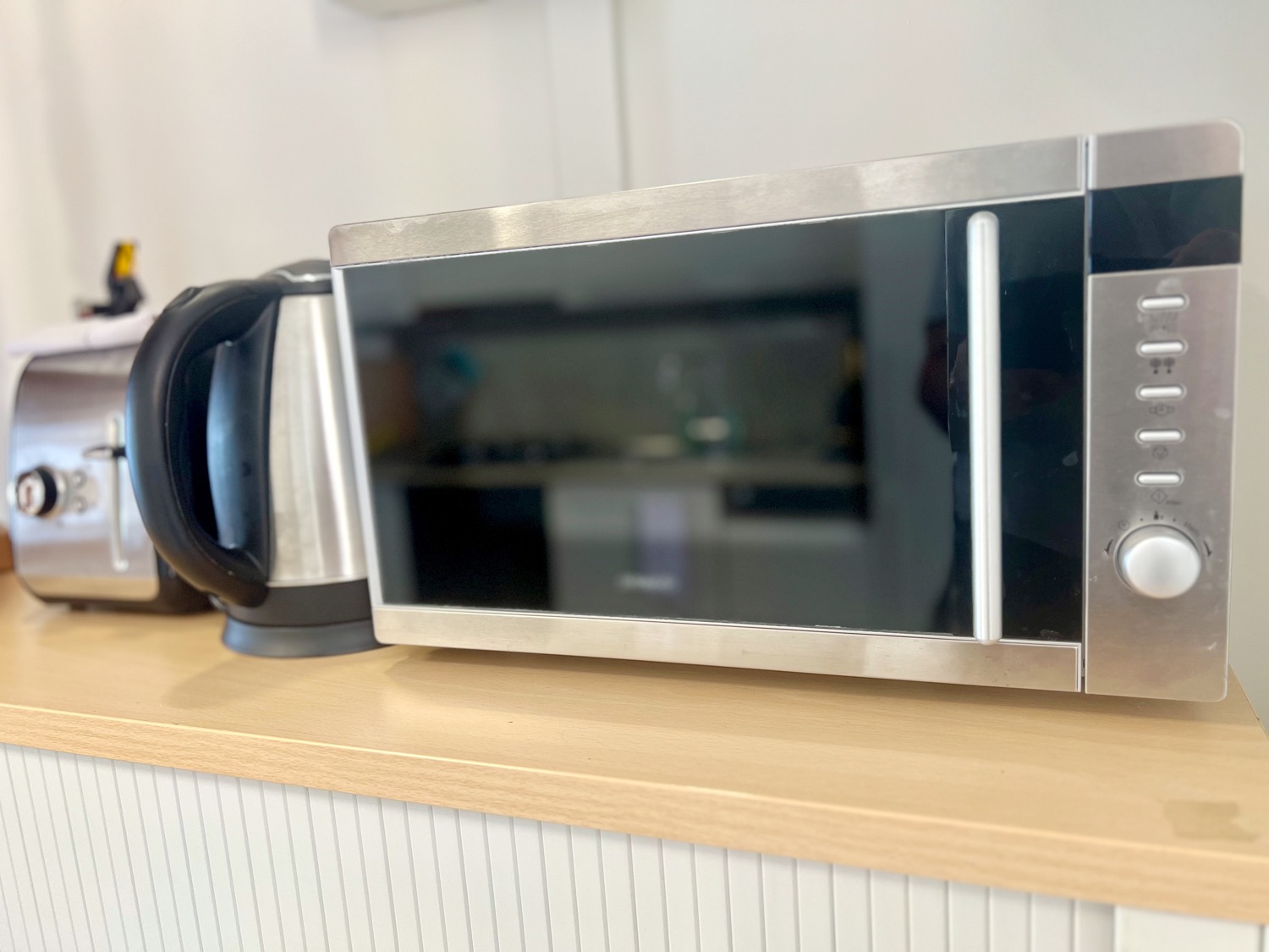 Kitchenware structure made of wood